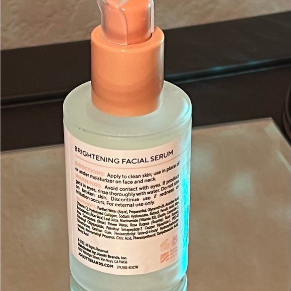NATURE LOVE BRIGHTENING Vitamin C+ Ferulic Acid facial serum 2 fl oz. New - Picture 2 of 4